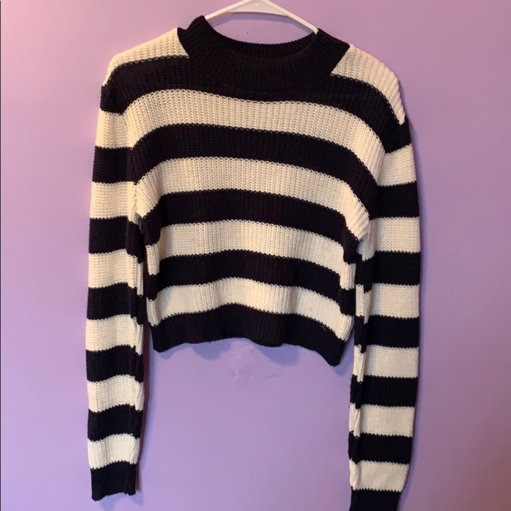 Cropped sweater